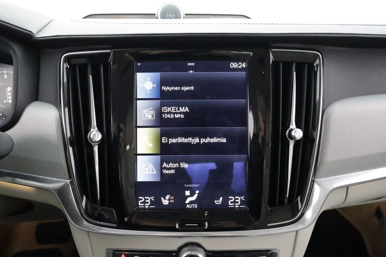 Volvo S90 2017 D5 AWD Inscription aut * Pilot assist / Pa-Lisälämmitin / Koukku / Blis / Muistipenkit / B&W / High level LED * - Merkkihuollettu / Suomi-auto / Kahdet Renkaat