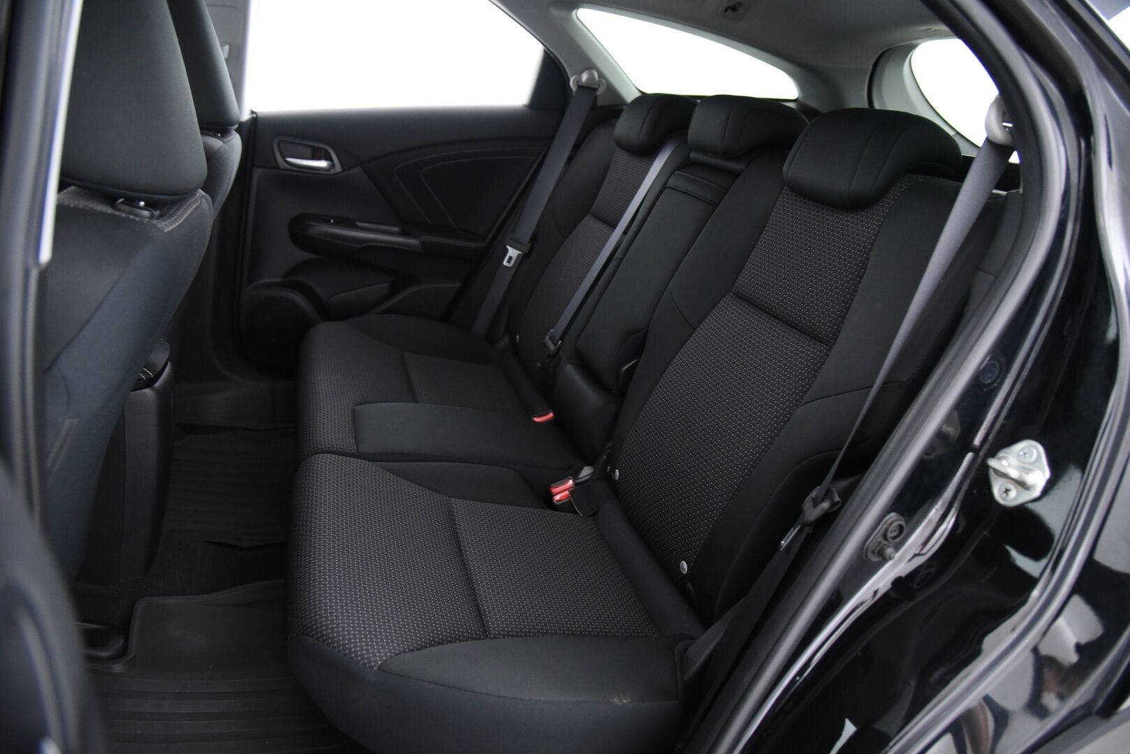 Honda Civic 2017 Tourer 1,8i Elegance Plus / P. Kamera / Navi / Merkkihuollettu / Vakkari / 2x Renkaat - Suomi-auto täydellisellä merkkiliikkeen huoltokirjalla!