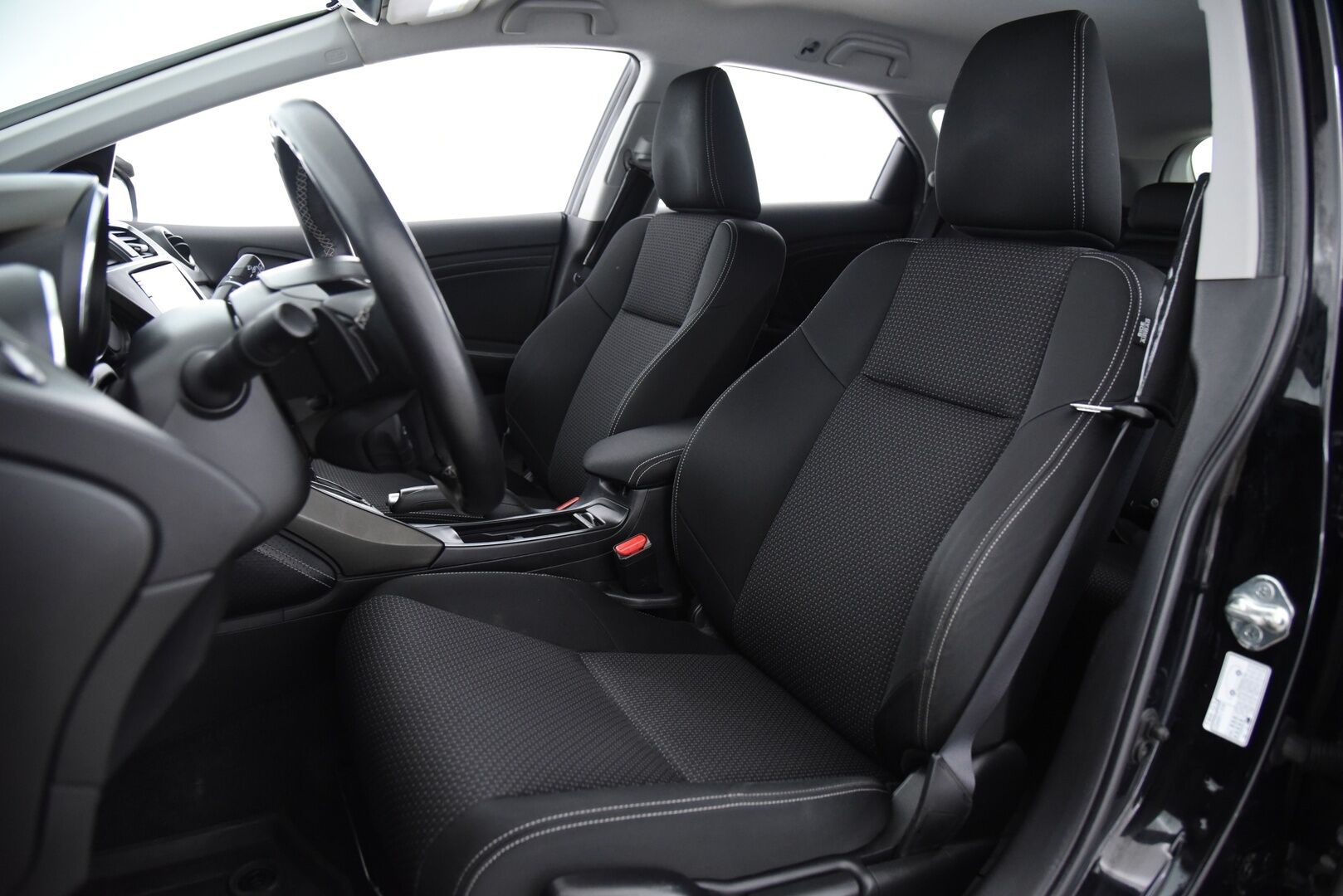 Honda Civic 2017 Tourer 1,8i Elegance Plus / P. Kamera / Navi / Merkkihuollettu / Vakkari / 2x Renkaat - Suomi-auto täydellisellä merkkiliikkeen huoltokirjalla!