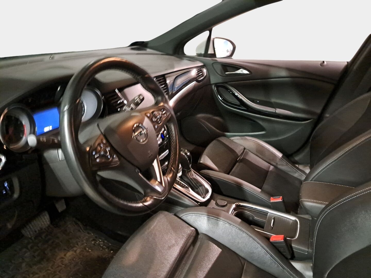 Opel Astra 2017 Sports Tourer MATRIX BUSINESS 1,4 Turbo *Matrix-Led / Ilmastoidut & Muisti nahkapenkit / Lohko / P-Kamera / KeylessGo* - Huippu varusteet / Merkkiliikkeen huoltohistoria / 1.Om