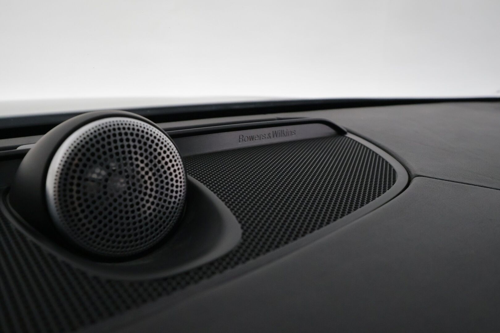 Volvo V90 2017 D5 AWD Inscription * Panorama / B&W / HUD / 360° Kamera / Adapt.Vakkari / Full-LED / Ilmastoidut Sporttinahat Muistilla * - 3,99 % KORKOTARJOUS TÄHÄN AUTOON - Suomi-auto / 2x Renkaat