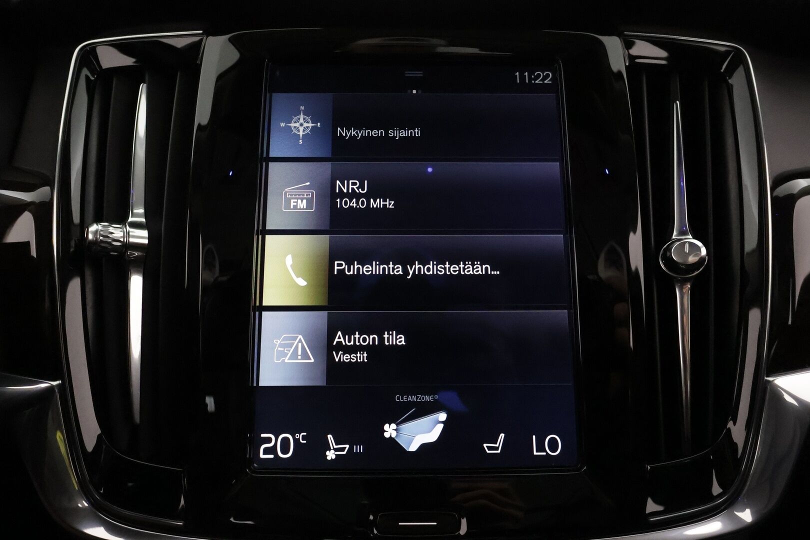 Volvo V90 2017 D5 AWD Inscription * Panorama / B&W / HUD / 360° Kamera / Adapt.Vakkari / Full-LED / Ilmastoidut Sporttinahat Muistilla * - 3,99 % KORKOTARJOUS TÄHÄN AUTOON - Suomi-auto / 2x Renkaat