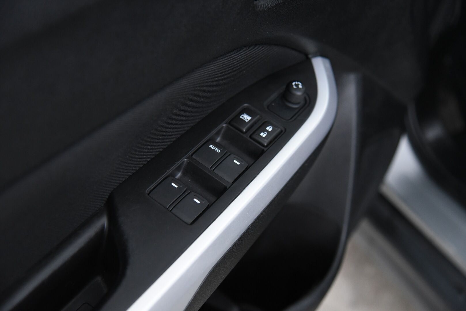 Suzuki Vitara 2016 1,6 VVT 4WD GL+ 5MT / Adapt. vakkari / Navi / P. Kamera / Suomi-auto - LED-lisävalo / Bluetooth
