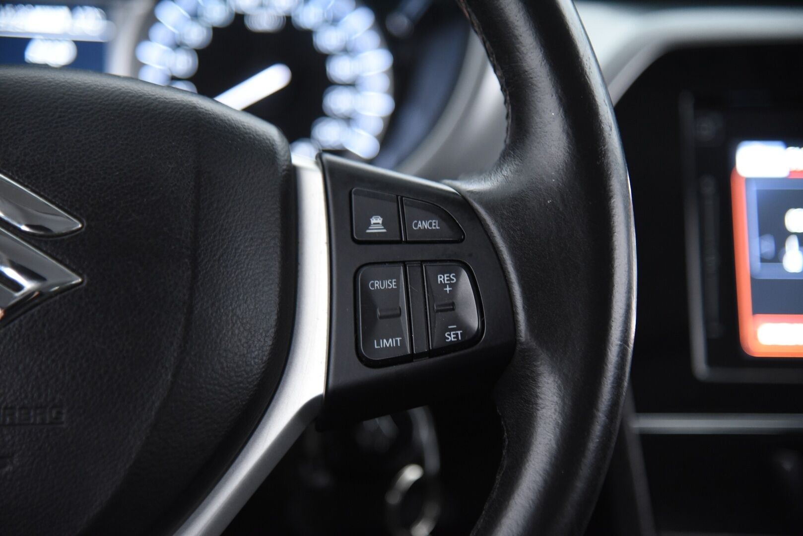 Suzuki Vitara 2016 1,6 VVT 4WD GL+ 5MT / Adapt. vakkari / Navi / P. Kamera / Suomi-auto - LED-lisävalo / Bluetooth