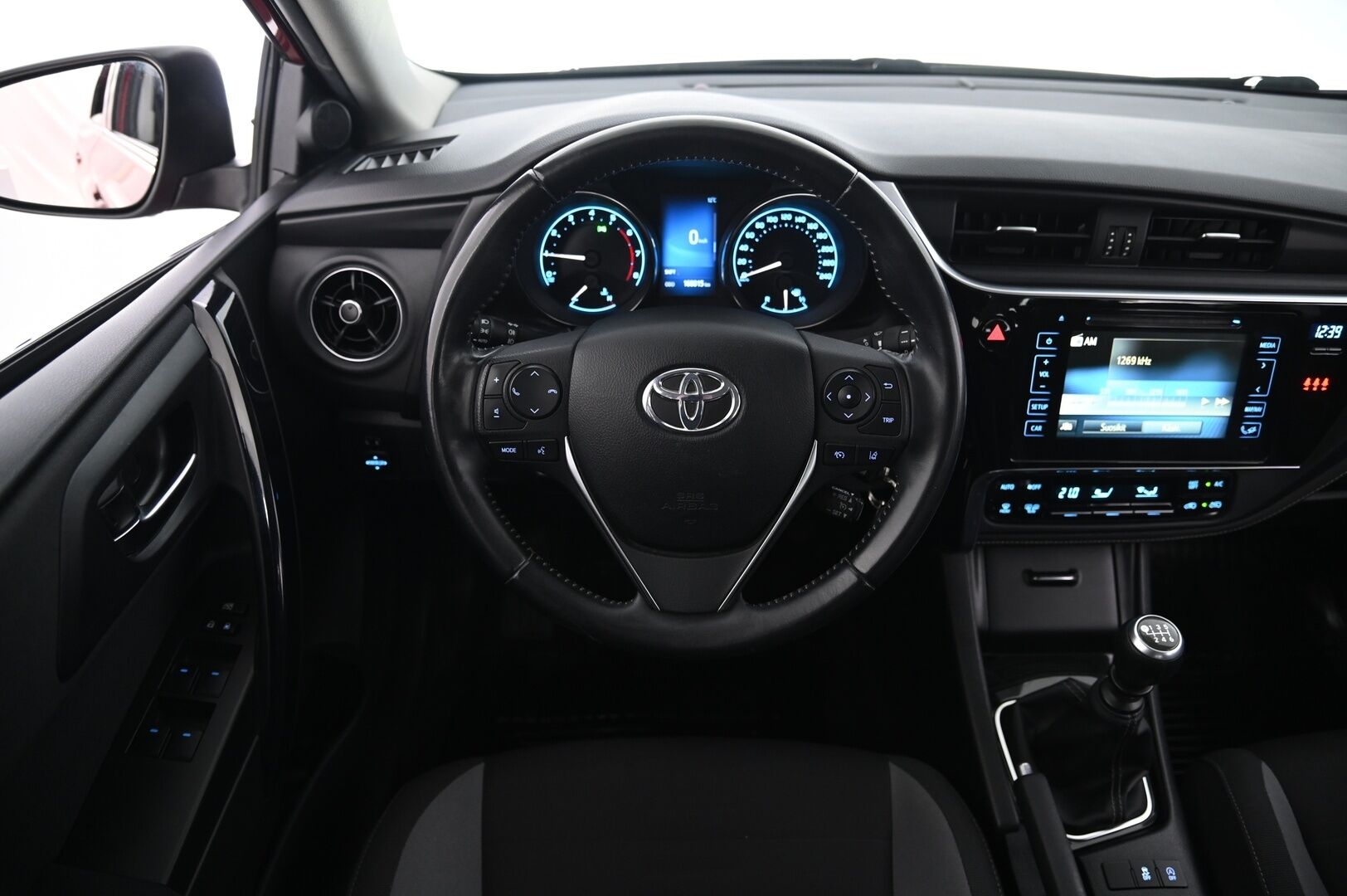 Toyota Auris 2017 Touring Sports 1,2 T Active * P-Kamera / Navi / Adapt.LED / Lohko & Sisäp / Vakkari / Suomiauto* - Juuri leimattu / Hyvät Hakkapeliitta nastat / 2x renkaat aluilla / Erikoisväri - HULLUT VÄLIPÄIVÄT KORKOTARJOUS 2,49%