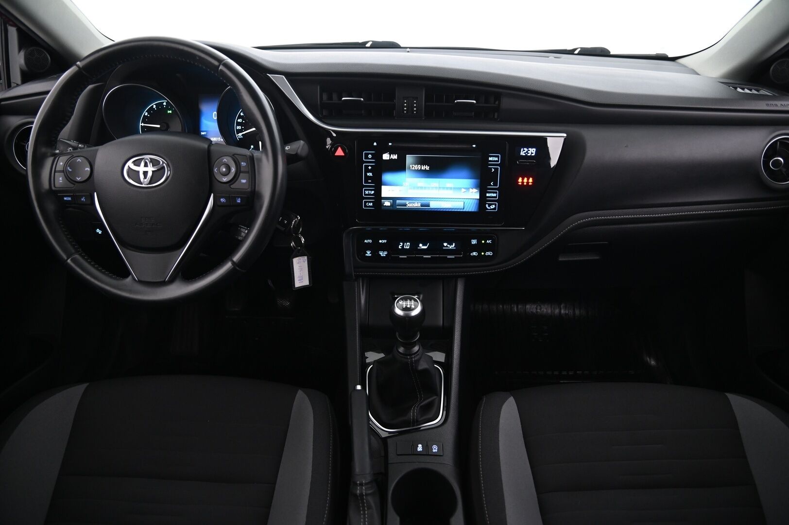 Toyota Auris 2017 Touring Sports 1,2 T Active * P-Kamera / Navi / Adapt.LED / Lohko & Sisäp / Vakkari / Suomiauto* - Juuri leimattu / Hyvät Hakkapeliitta nastat / 2x renkaat aluilla / Erikoisväri - HULLUT VÄLIPÄIVÄT KORKOTARJOUS 2,49%