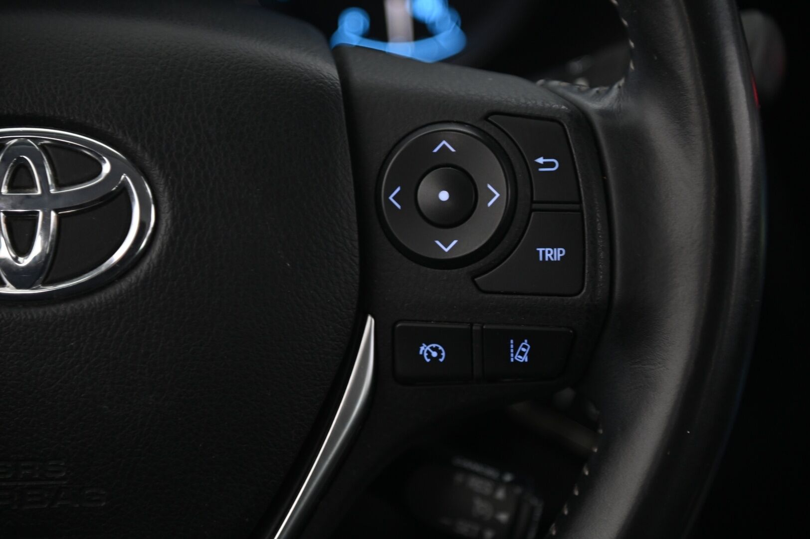 Toyota Auris 2017 Touring Sports 1,2 T Active * P-Kamera / Navi / Adapt.LED / Lohko & Sisäp / Vakkari / Suomiauto* - Juuri leimattu / Hyvät Hakkapeliitta nastat / 2x renkaat aluilla / Erikoisväri - HULLUT VÄLIPÄIVÄT KORKOTARJOUS 2,49%