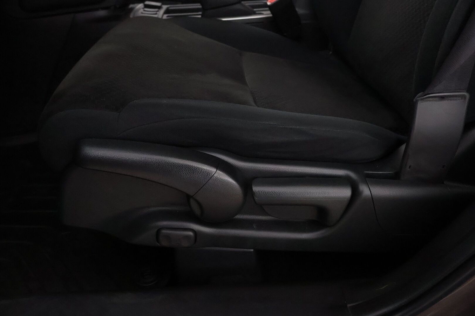 Honda CR-V 2017 2,0 Elegance Plus AT - Suomiauto / Peruutuskamera / Lohkolämmitin / Vakkari / Navi / Upea!