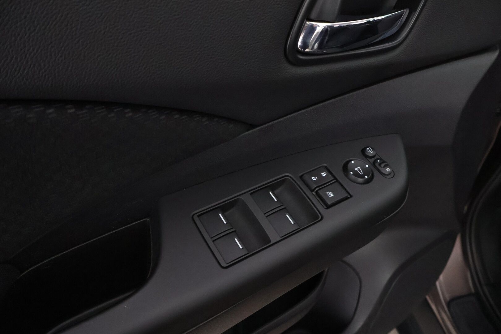 Honda CR-V 2017 2,0 Elegance Plus AT - Suomiauto / Peruutuskamera / Lohkolämmitin / Vakkari / Navi / Upea!