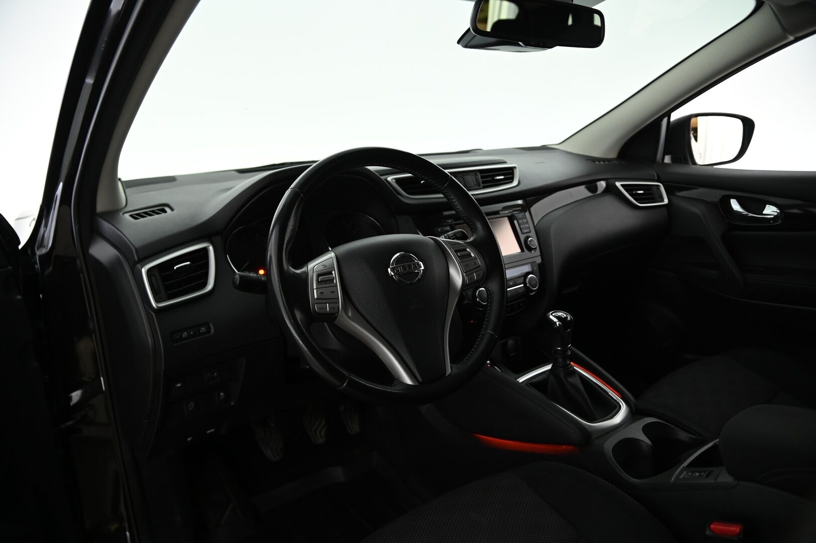 Nissan Qashqai 2017 DIG-T 115 N-Connecta 2WD 6M/T E6 * Lohko / Navi / 360 / Keyless / Suomi-auto*