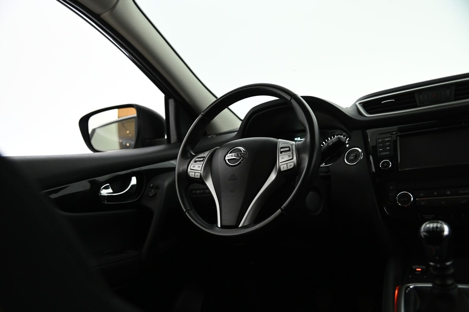 Nissan Qashqai 2017 DIG-T 115 N-Connecta 2WD 6M/T E6 * Lohko / Navi / 360 / Keyless / Suomi-auto*