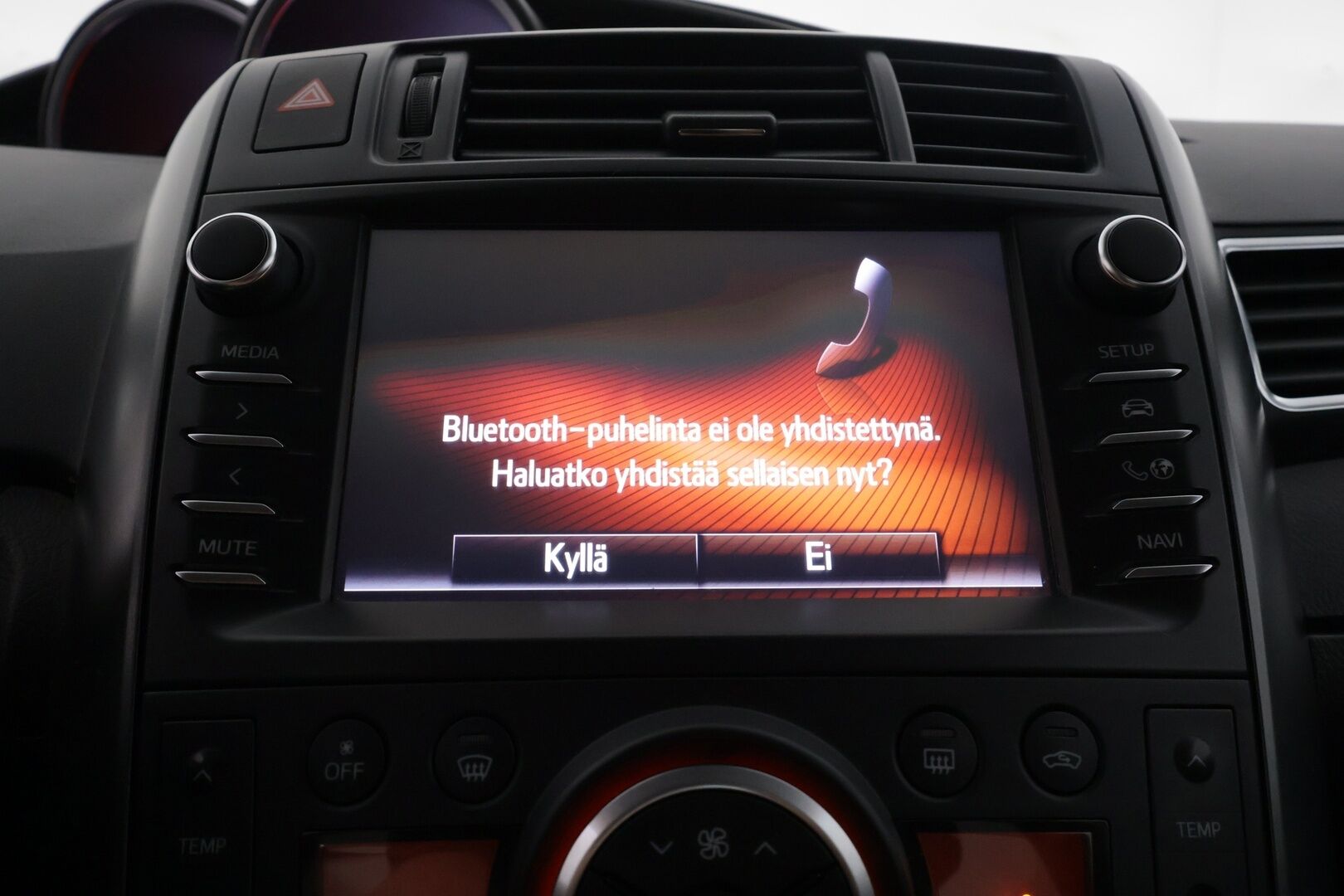 Toyota Verso 2017 1,8 Valvematic Active Edition Multidrive S 7p - | 7-paikkainen | Vakkari | P.kamera ja tutkat | Navi | Lohko+sisälämmitin | Bluetooth | PCS | Kaistavahti | Aut. ilmastointi | 2x renkaat aluin |