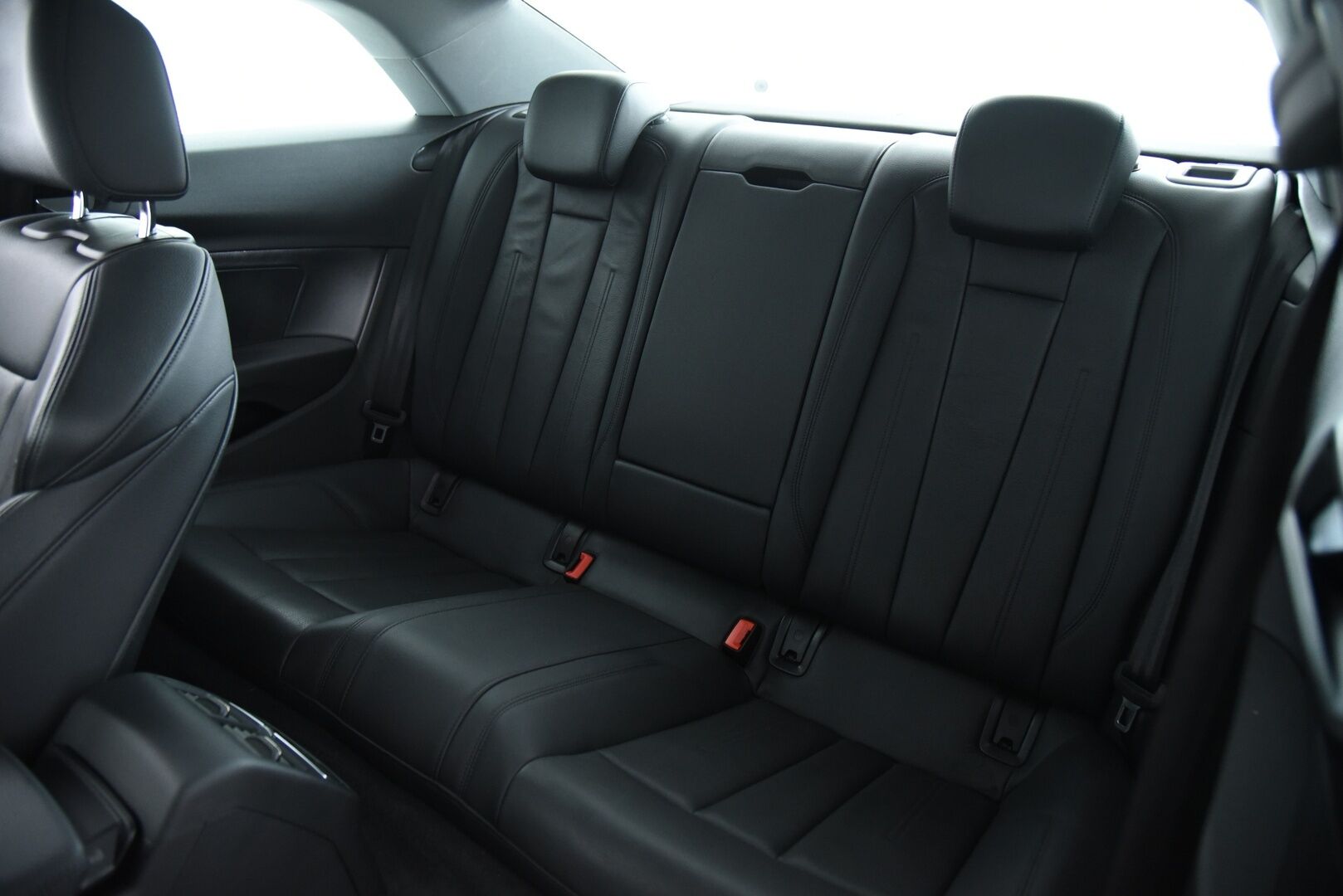 Audi A5 2017 Coupé Business Sport 2,0 TFSI 185 kW quattro S tronic /  Adapt.vakkari / Webasto / P.kamera / MMI+ / LED / Kaistavahti - Suomi-auto / Digimittaristo / Flat bottom / 2x alumiinivanteet