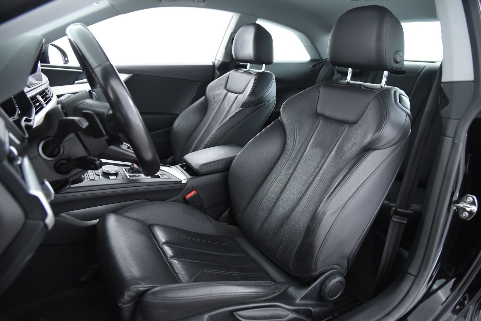 Audi A5 2017 Coupé Business Sport 2,0 TFSI 185 kW quattro S tronic /  Adapt.vakkari / Webasto / P.kamera / MMI+ / LED / Kaistavahti - Suomi-auto / Digimittaristo / Flat bottom / 2x alumiinivanteet