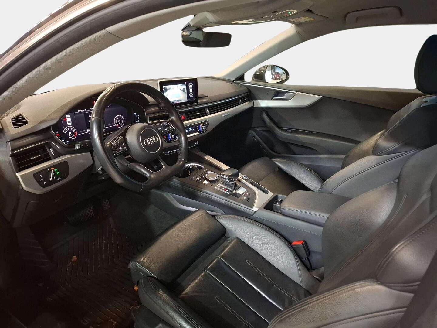 Audi A5 2017 Coupé Business Sport 2,0 TFSI 185 kW quattro S tronic /  Adapt.vakkari / Webasto / P.kamera / MMI+ / LED / Kaistavahti - Suomi-auto / Digimittaristo / Flat bottom / 2x alumiinivanteet