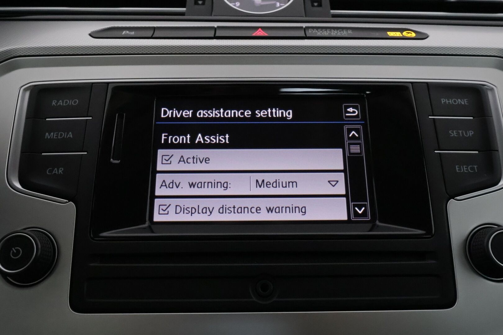 Volkswagen Passat 2017 Sedan Comfortline 1,4 TSI 92 kW DSG ** Suomi-auto / Vakkari / Lohkolämmitin / P.tutkat / Bluetooth / Kahdet renkaat**