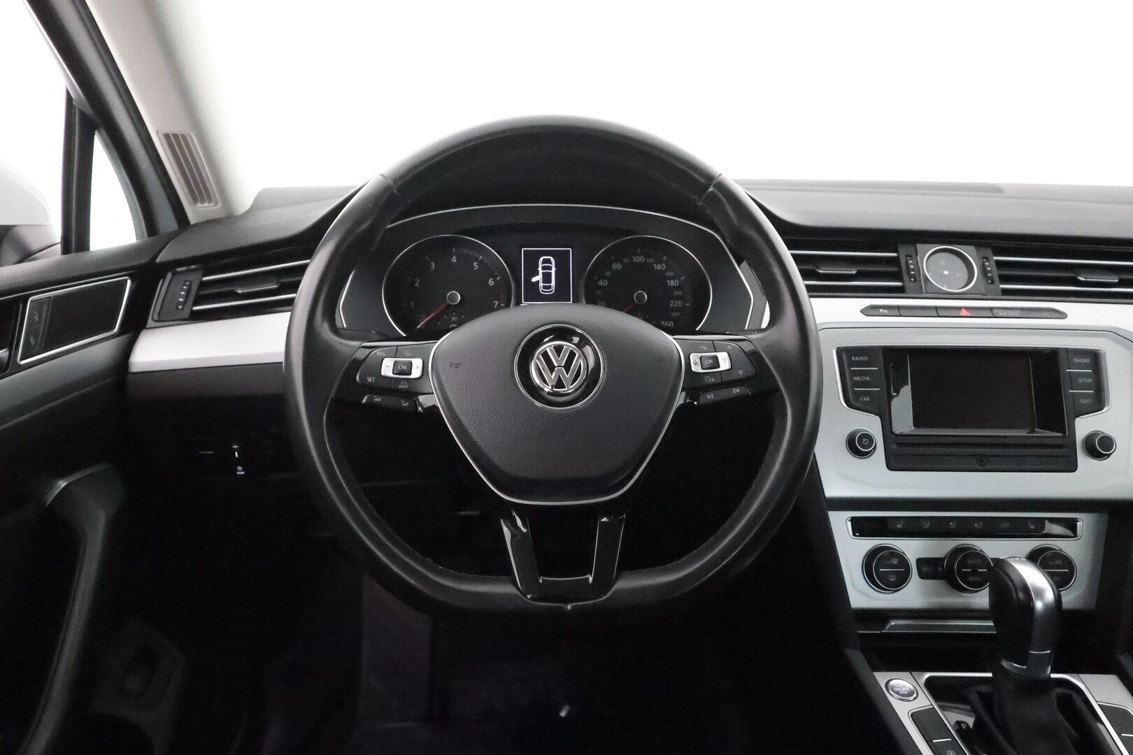 Volkswagen Passat 2017 Sedan Comfortline 1,4 TSI 92 kW DSG ** Suomi-auto / Vakkari / Lohkolämmitin / P.tutkat / Bluetooth / Kahdet renkaat**