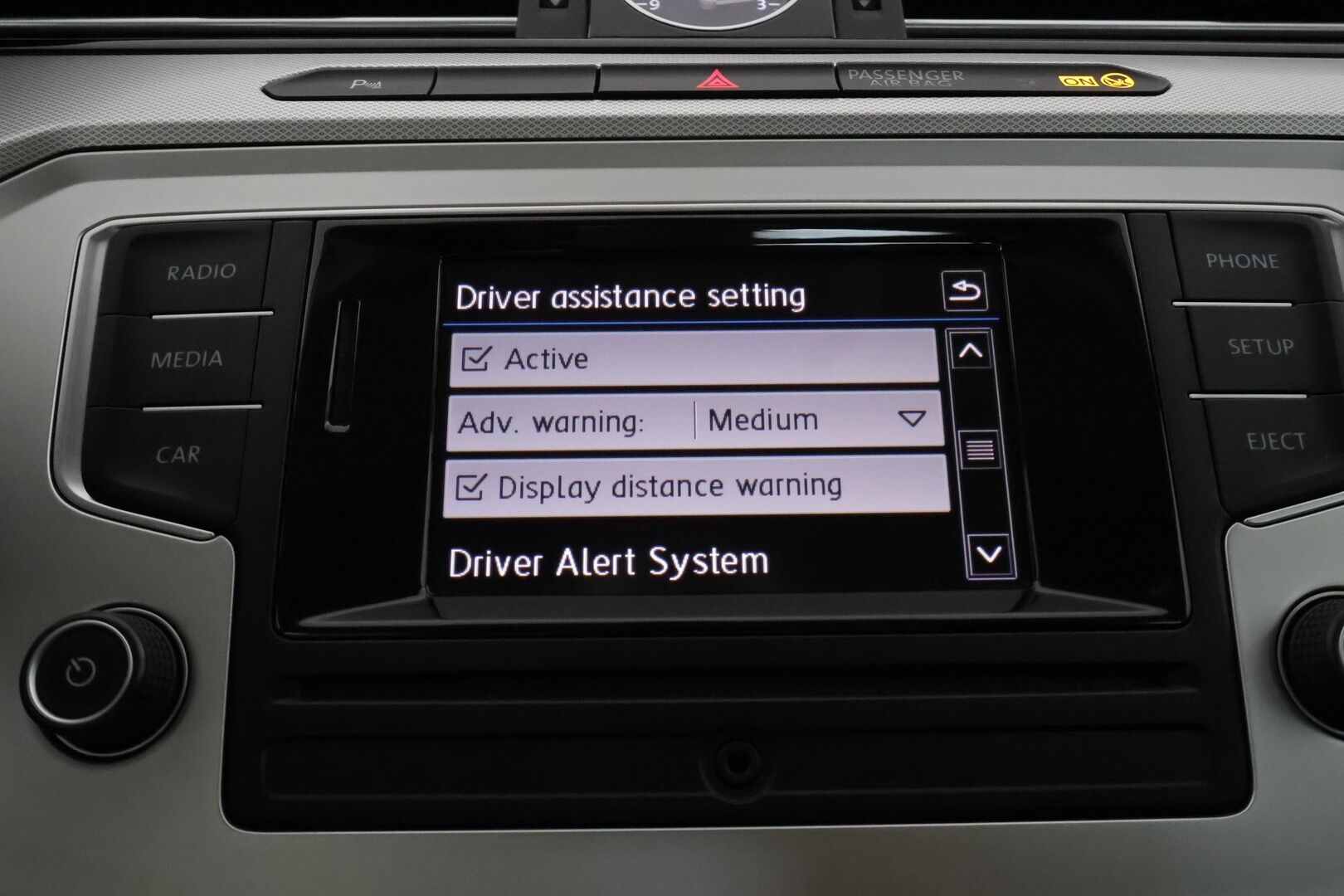 Volkswagen Passat 2017 Sedan Comfortline 1,4 TSI 92 kW DSG ** Suomi-auto / Vakkari / Lohkolämmitin / P.tutkat / Bluetooth / Kahdet renkaat**