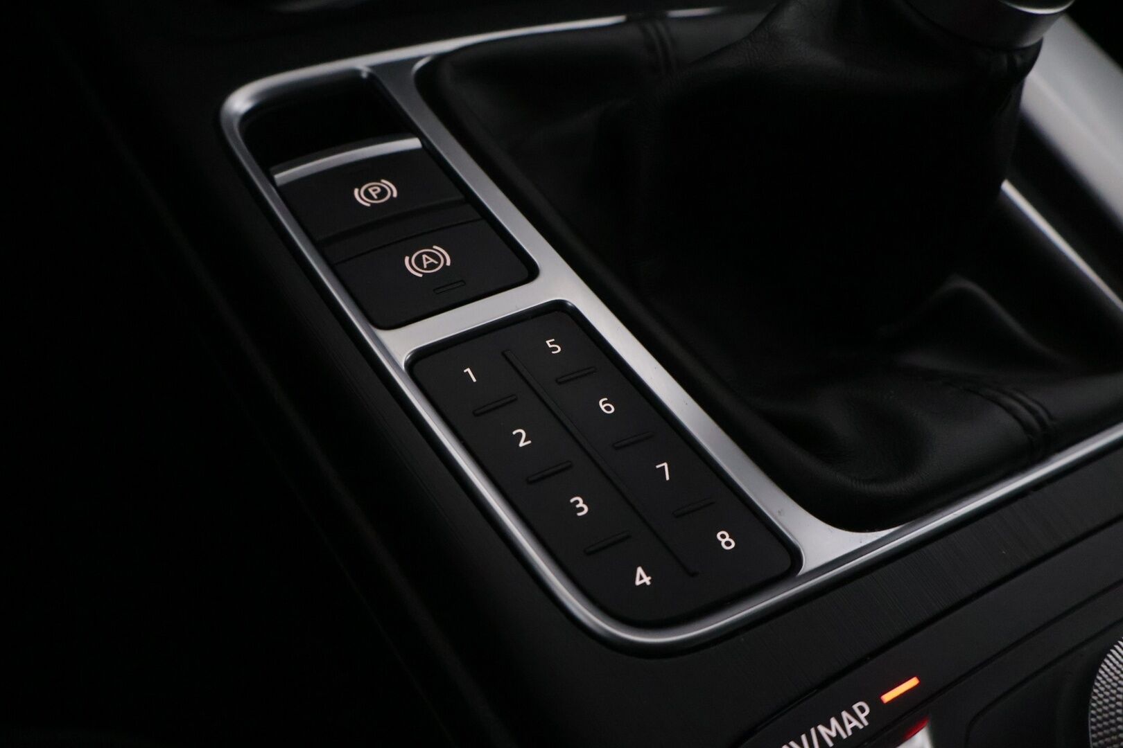 Audi A4 2018 Avant Business 2,0 TDI 110 kW *Webasto / Xenon / Peruutustutka / Koukku / Sähkökontti / Bluetooth* - Juuri katsastettu / Kahdet hyvät renkaat  / Kahdet Audin omat alumiinivanteet / Uusi tuulilasi