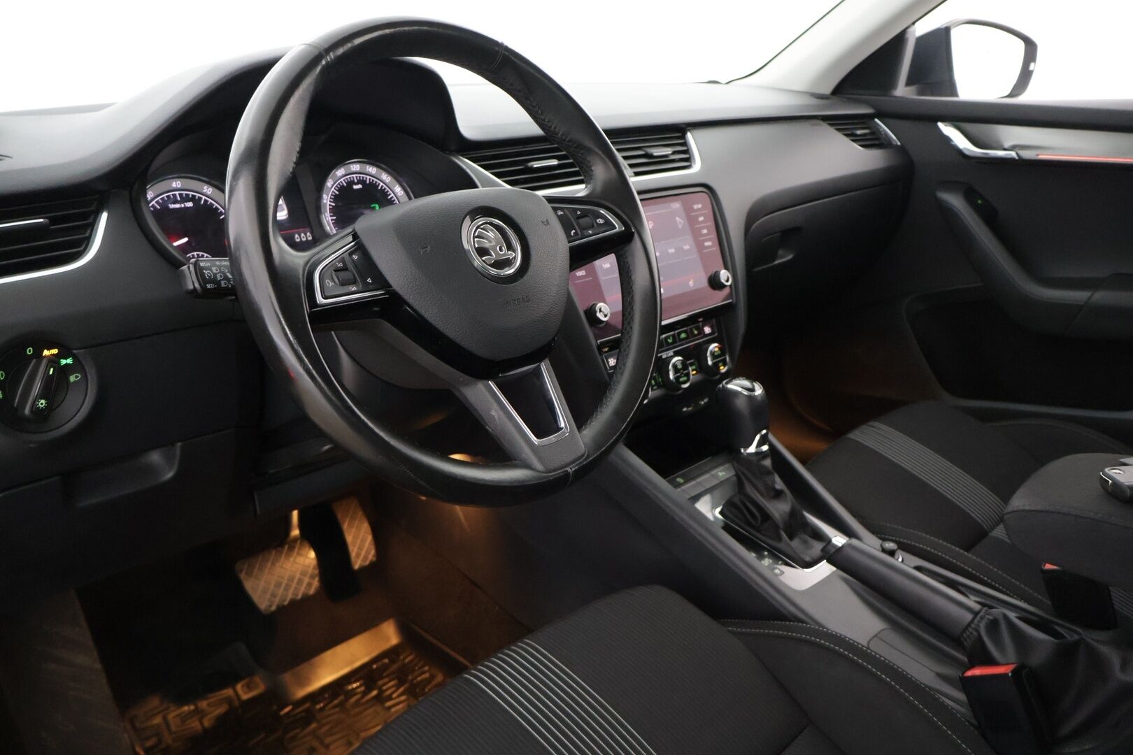 Skoda Octavia 2018 1,4 TSI Style DSG - Webasto | Lämmitettävä tuulilasi | Tutkat | SmartLink | Jakopää tehty!