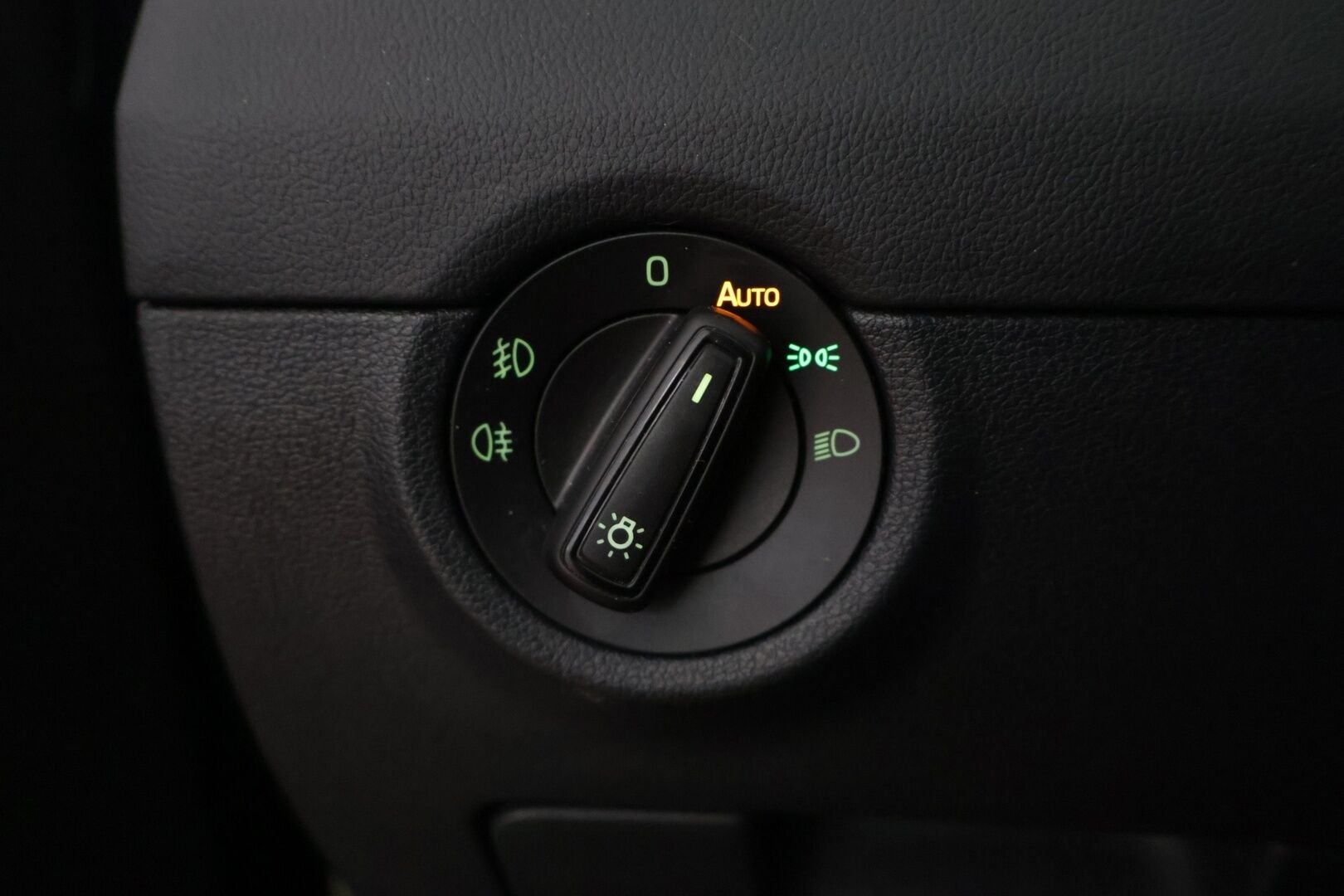 Skoda Octavia 2018 1,4 TSI Style DSG - Webasto | Lämmitettävä tuulilasi | Tutkat | SmartLink | Jakopää tehty!