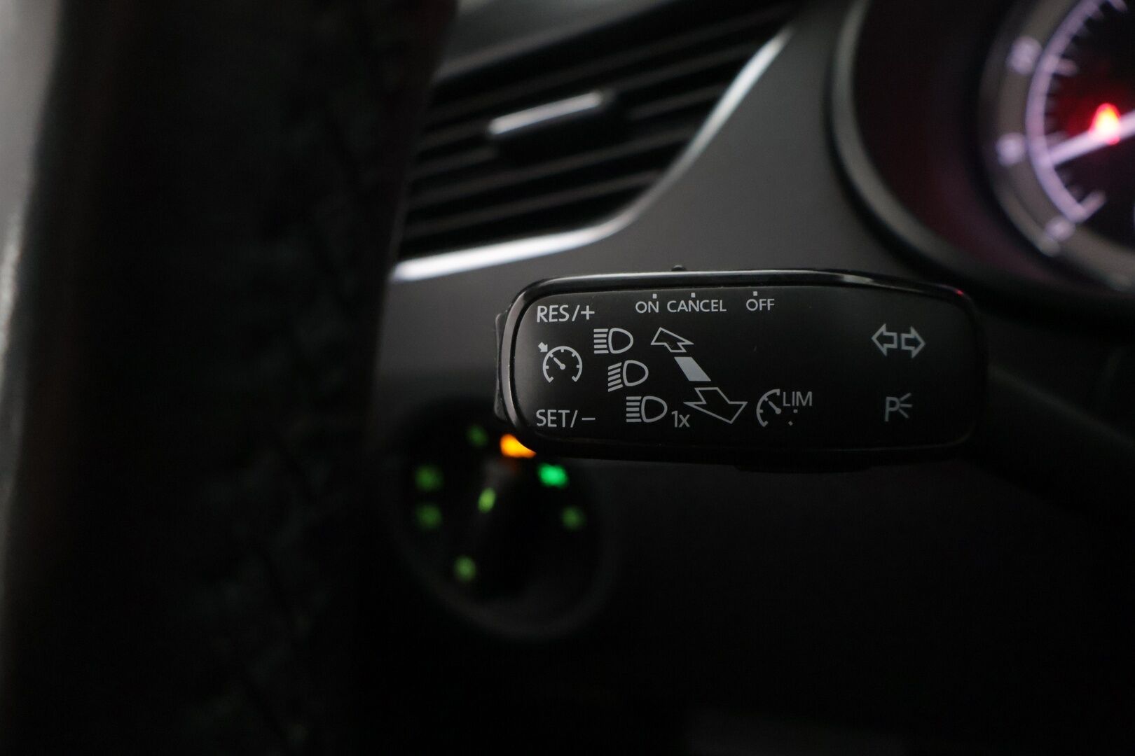 Skoda Octavia 2018 1,4 TSI Style DSG - Webasto | Lämmitettävä tuulilasi | Tutkat | SmartLink | Jakopää tehty!
