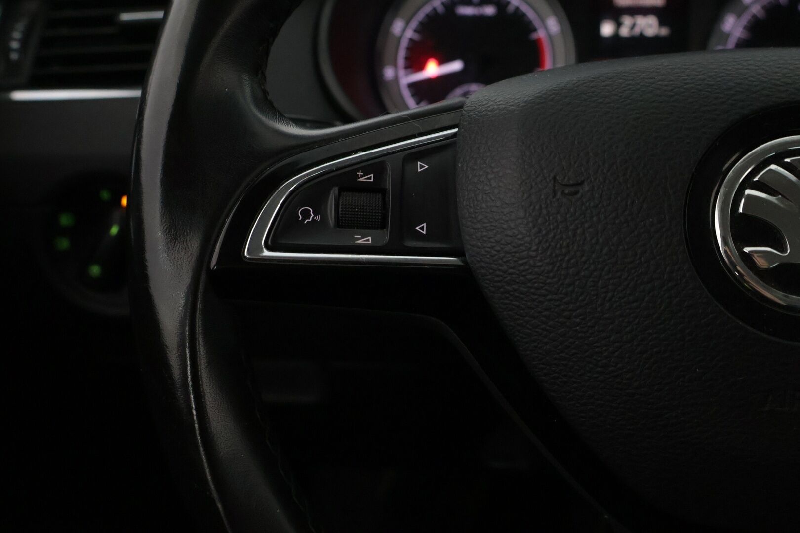 Skoda Octavia 2018 1,4 TSI Style DSG - Webasto | Lämmitettävä tuulilasi | Tutkat | SmartLink | Jakopää tehty!