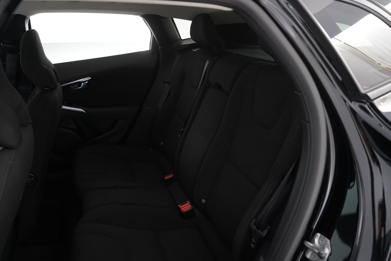 Volvo V40 2017 D2 Business E * Lohko / Vakkari / Vetokoukku / Facelift / BT * - Suomi-auto / Kahdet renkaat alumiinivantein / Vauhtipyörä uusittu! / Viimeisin huolto 161tkm