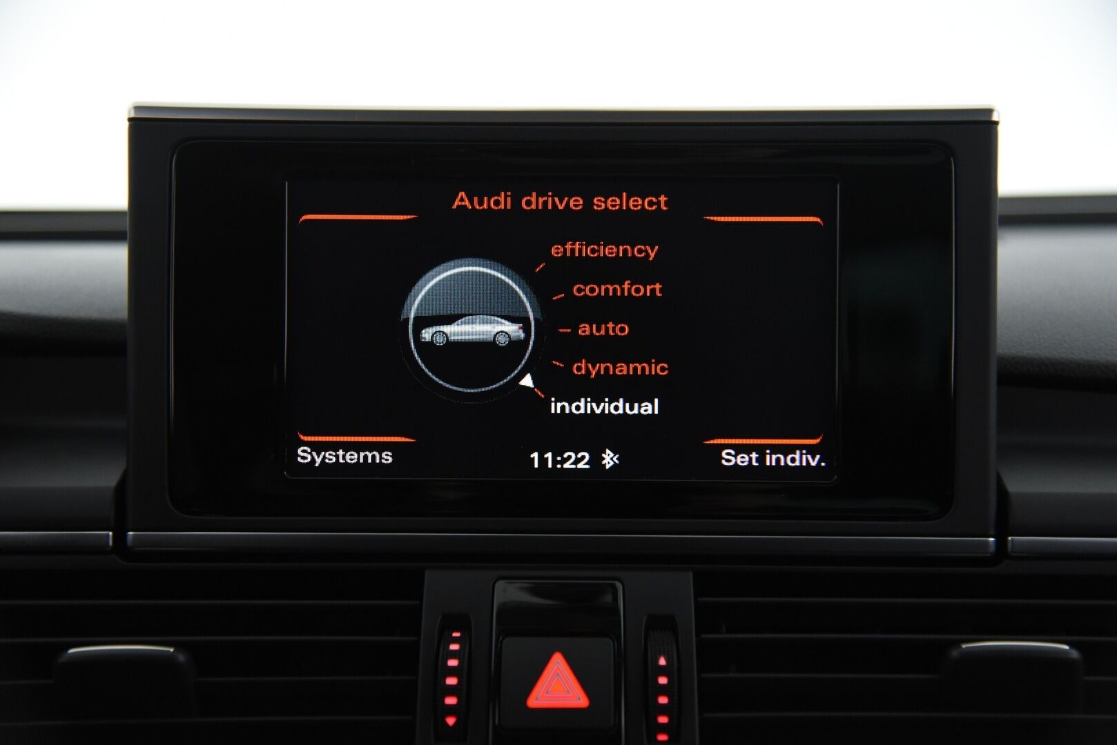 Audi A6 2014 Sedan Business 2,0 TDI 130 kW multitronic - Webasto | Sporttipenkit | Vakkari | P-Tutkat | Xenon