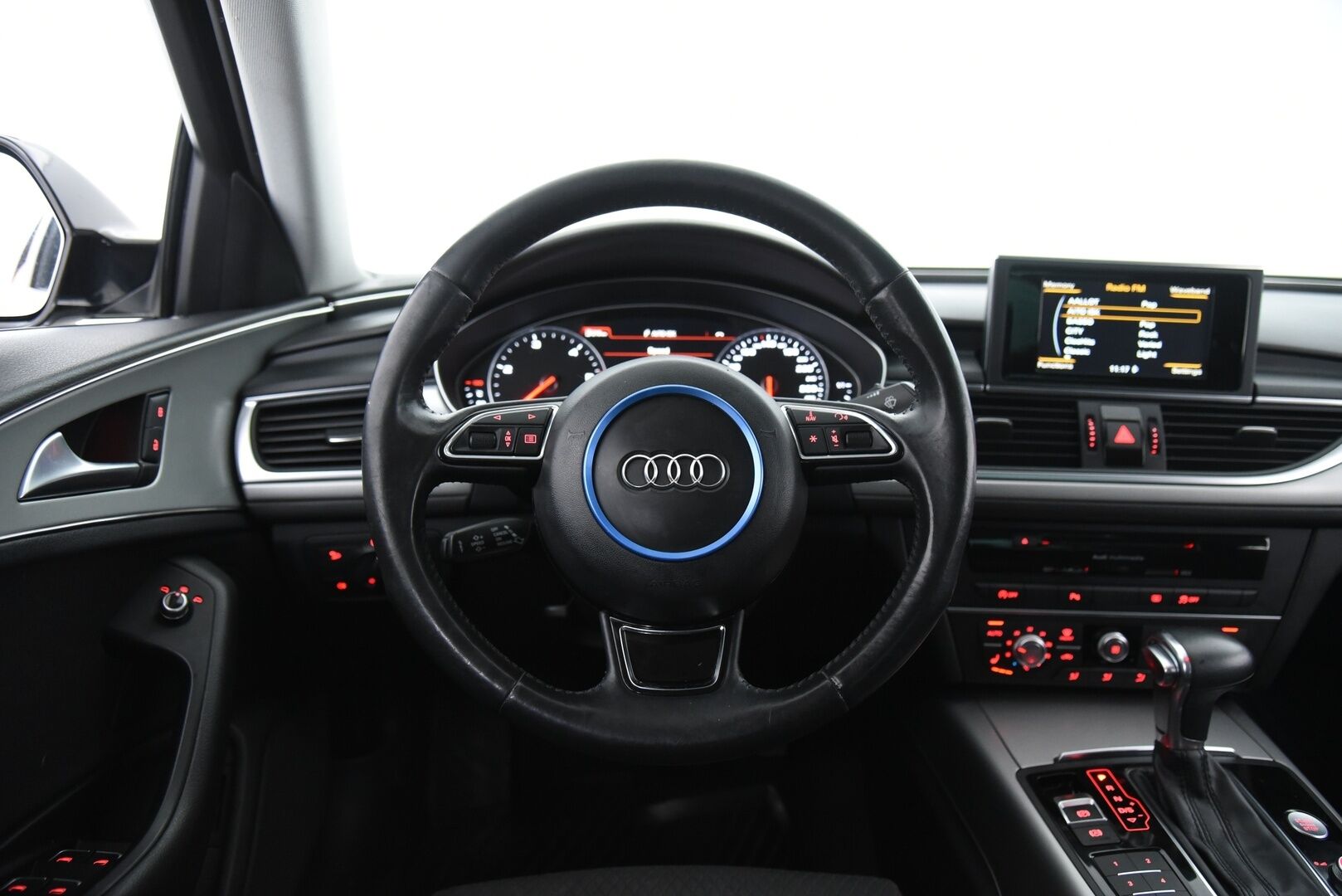 Audi A6 2014 Sedan Business 2,0 TDI 130 kW multitronic - Webasto | Sporttipenkit | Vakkari | P-Tutkat | Xenon