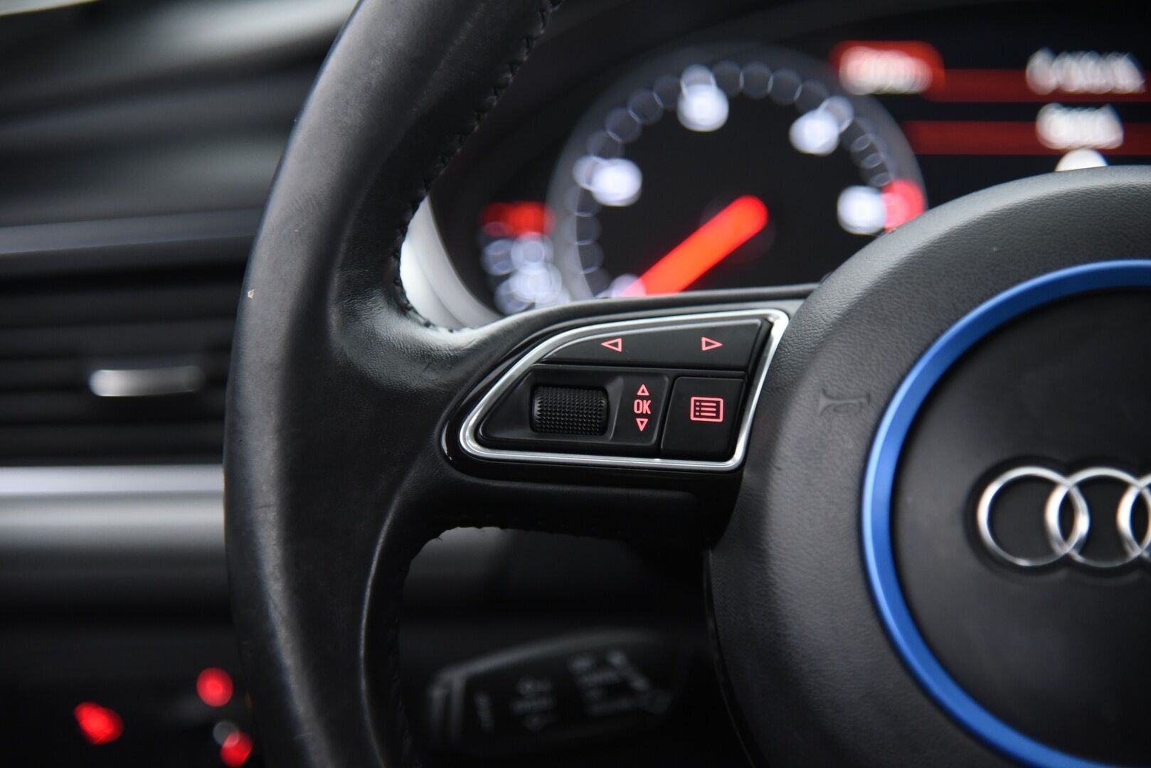 Audi A6 2014 Sedan Business 2,0 TDI 130 kW multitronic * Webasto / Sporttipenkit / Vakkari / P-Tutkat / Xenon * - Hyvä huoltohistoria / - HULLUT AVAJAISHULINAT KORKOTARJOUS 3,29 %