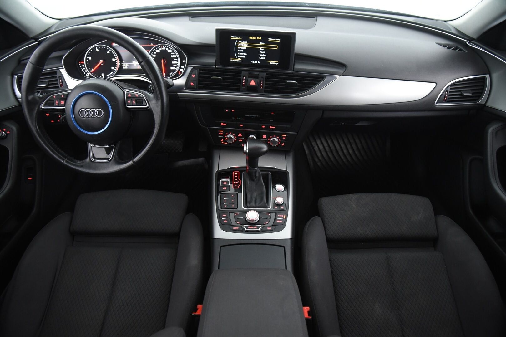 Audi A6 2014 Sedan Business 2,0 TDI 130 kW multitronic - Webasto | Sporttipenkit | Vakkari | P-Tutkat | Xenon