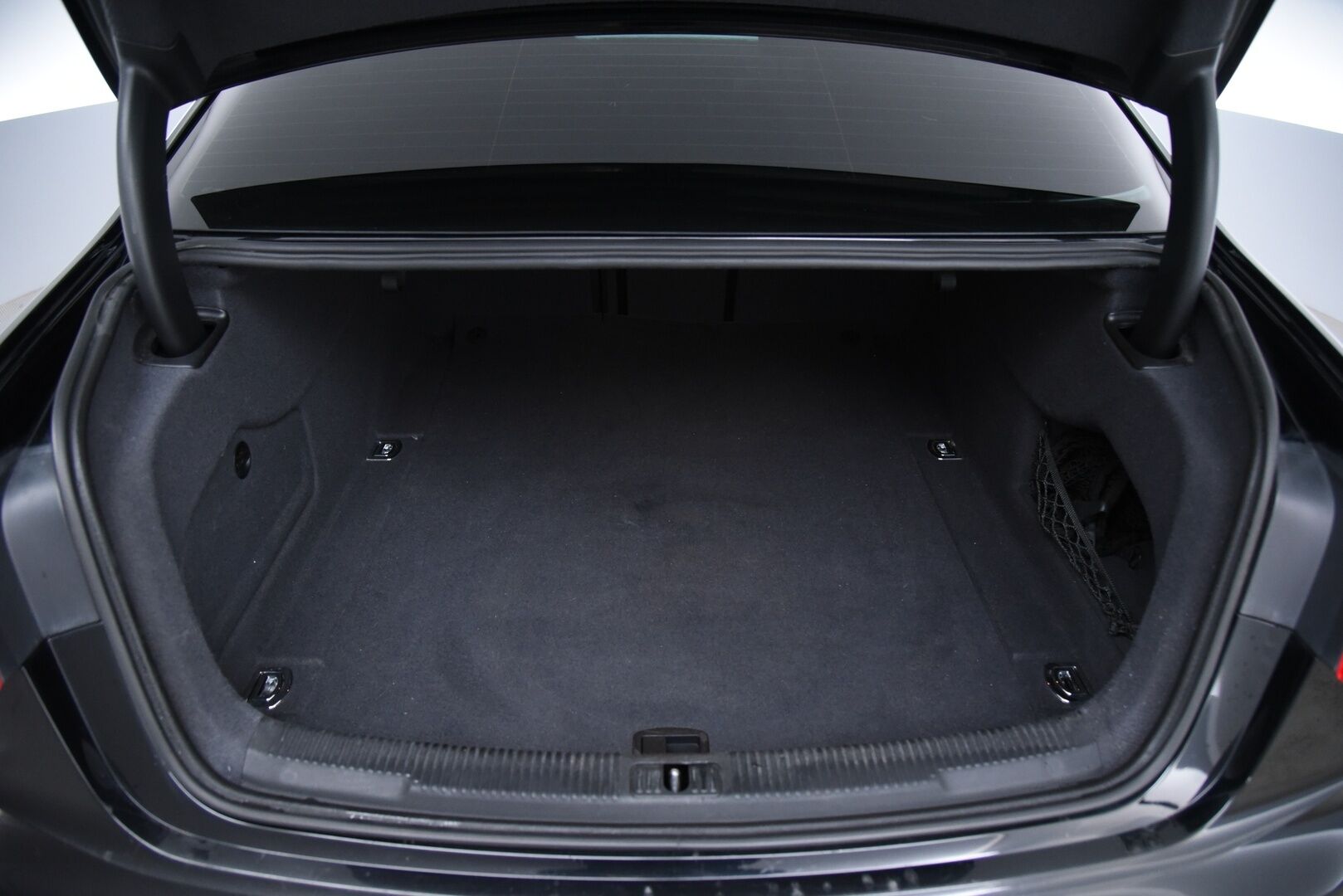 Audi A6 2014 Sedan Business 2,0 TDI 130 kW multitronic - Webasto | Sporttipenkit | Vakkari | P-Tutkat | Xenon