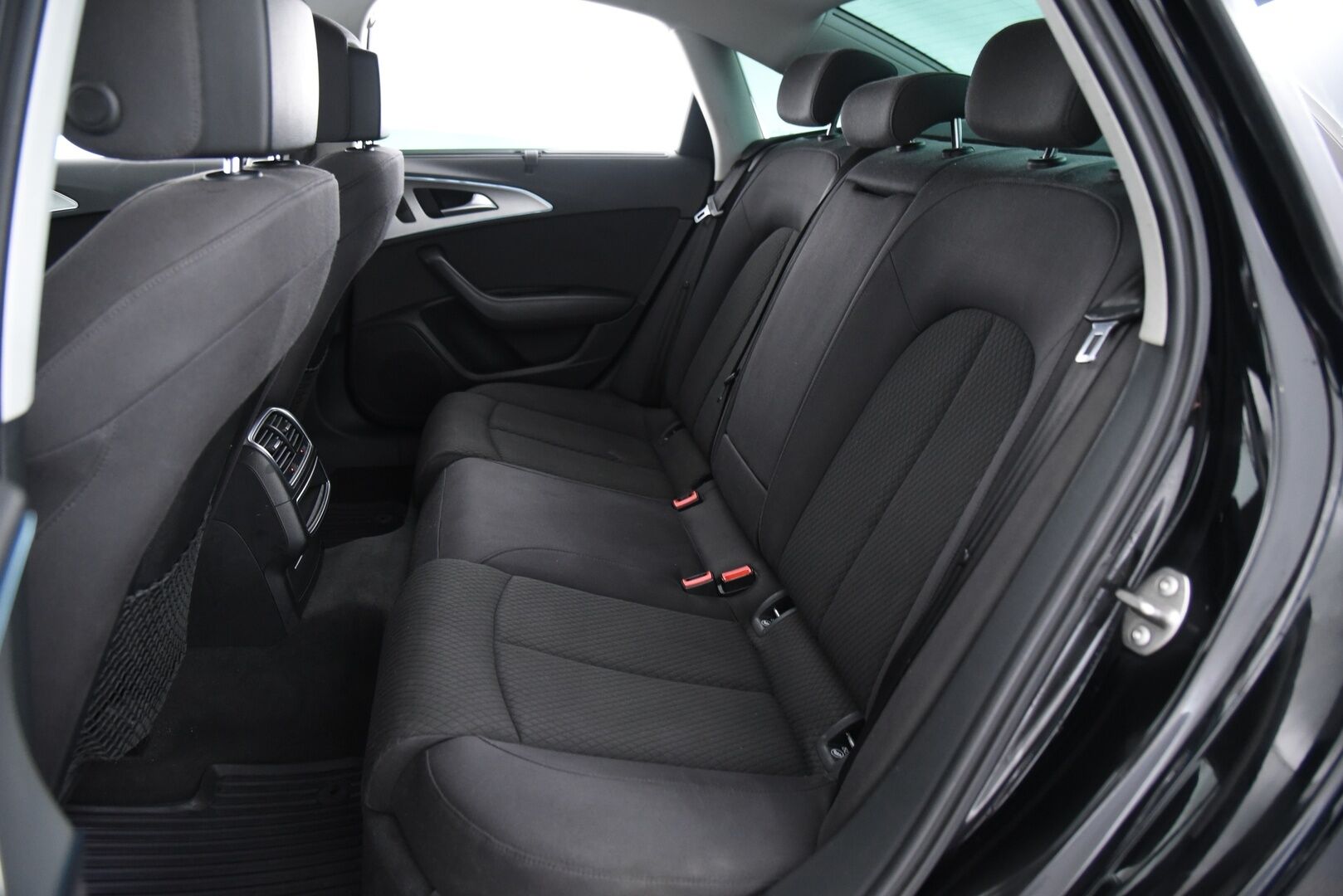 Audi A6 2014 Sedan Business 2,0 TDI 130 kW multitronic - Webasto | Sporttipenkit | Vakkari | P-Tutkat | Xenon