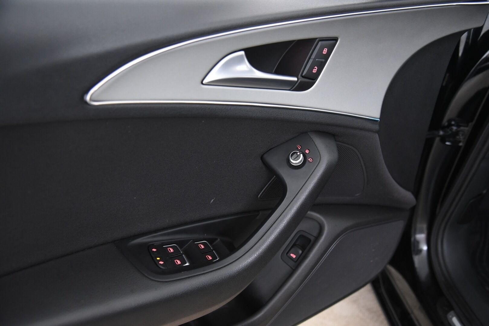 Audi A6 2014 Sedan Business 2,0 TDI 130 kW multitronic - Webasto | Sporttipenkit | Vakkari | P-Tutkat | Xenon
