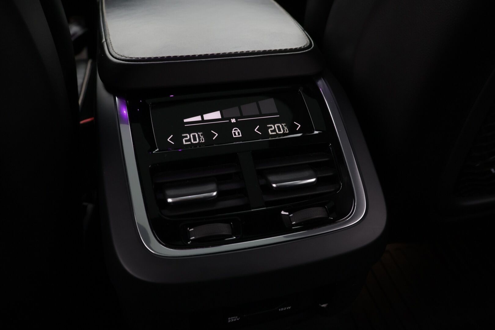 Volvo V90 2018 D5 AWD Business R-Design aut *EI ADBLUE / Webasto / Bowers & Wilkins / Panorama / Muistipenkit / Keyless / 360 kamera / HUD / Koukku / Blis* - *EI ADBLUE / NELIVETO / D5 / R-Design*