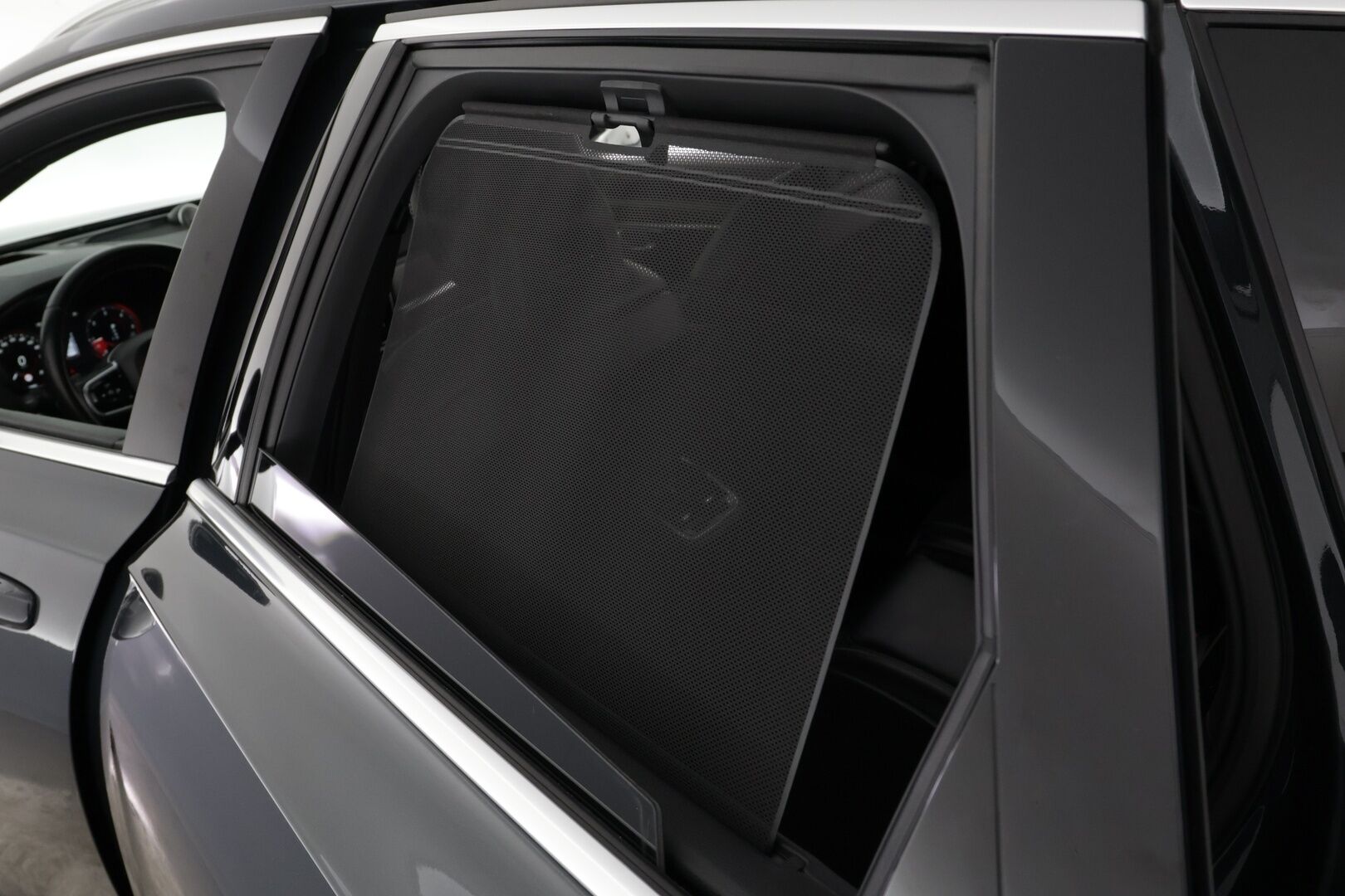 Volvo V90 2018 D5 AWD Business R-Design aut *EI ADBLUE / Webasto / Bowers & Wilkins / Panorama / Muistipenkit / Keyless / 360 kamera / HUD / Koukku / Blis* - *EI ADBLUE / NELIVETO / D5 / R-Design*