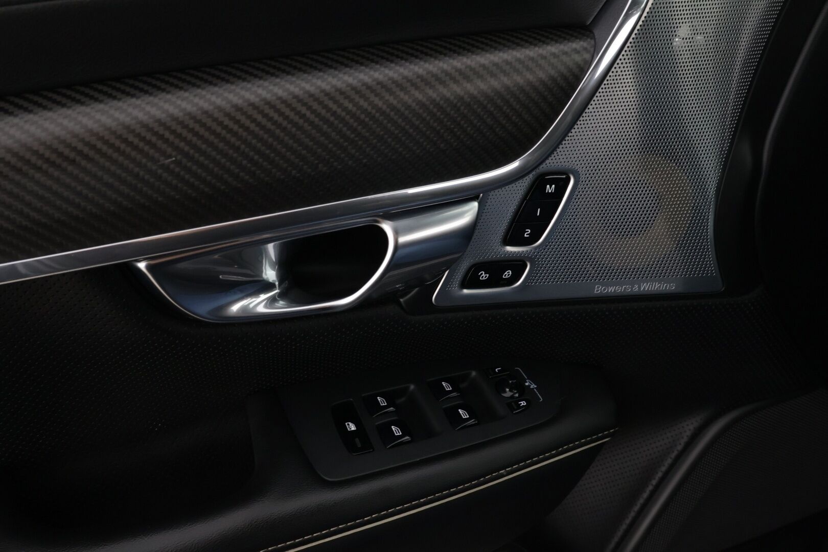 Volvo V90 2018 D5 AWD Business R-Design aut *EI ADBLUE / Webasto / Bowers & Wilkins / Panorama / Muistipenkit / Keyless / 360 kamera / HUD / Koukku / Blis* - *EI ADBLUE / NELIVETO / D5 / R-Design*