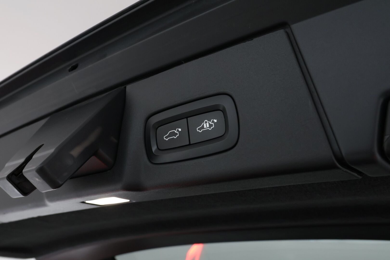 Volvo V90 2018 D5 AWD Business R-Design aut *EI ADBLUE / Webasto / Bowers & Wilkins / Panorama / Muistipenkit / Keyless / 360 kamera / HUD / Koukku / Blis* - *EI ADBLUE / NELIVETO / D5 / R-Design*