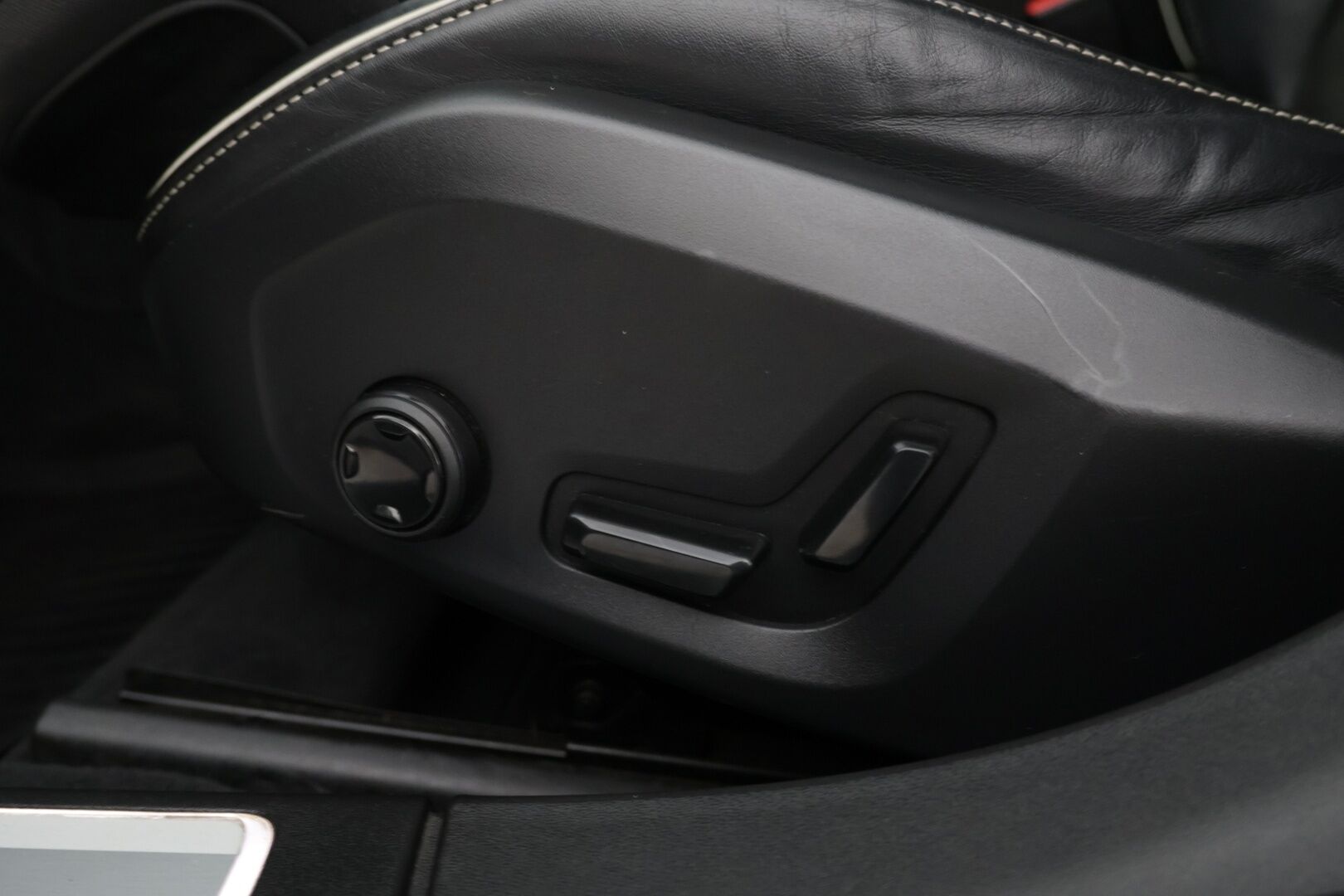 Volvo V90 2018 D5 AWD Business R-Design aut *EI ADBLUE / Webasto / Bowers & Wilkins / Panorama / Muistipenkit / Keyless / 360 kamera / HUD / Koukku / Blis* - *EI ADBLUE / NELIVETO / D5 / R-Design*