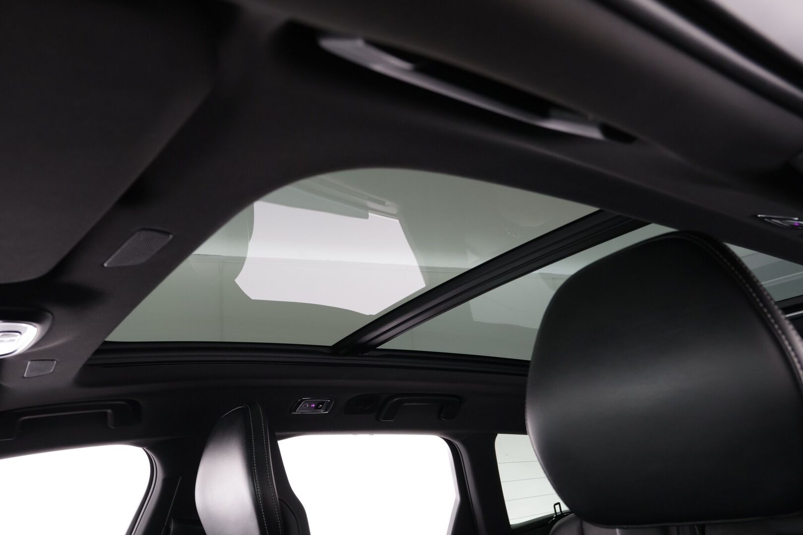 Volvo V90 2018 D5 AWD Business R-Design aut *EI ADBLUE / Webasto / Bowers & Wilkins / Panorama / Muistipenkit / Keyless / 360 kamera / HUD / Koukku / Blis* - *EI ADBLUE / NELIVETO / D5 / R-Design*