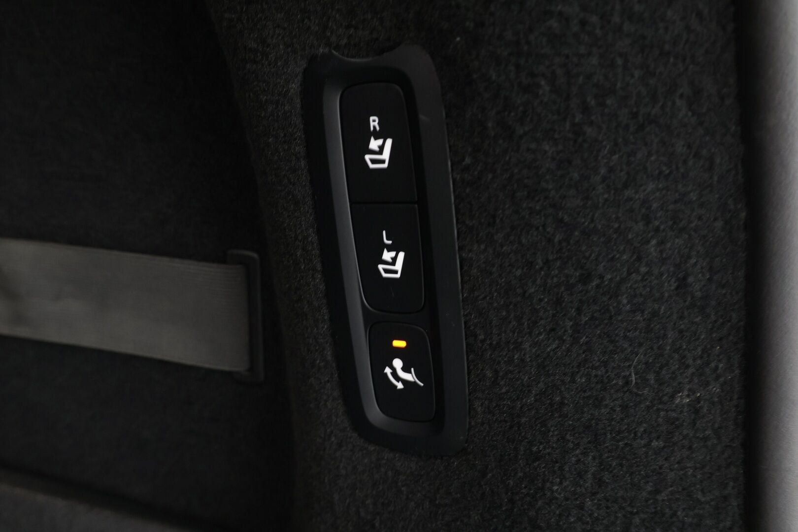 Volvo V90 2018 D5 AWD Business R-Design aut *EI ADBLUE / Webasto / Bowers & Wilkins / Panorama / Muistipenkit / Keyless / 360 kamera / HUD / Koukku / Blis* - *EI ADBLUE / NELIVETO / D5 / R-Design*