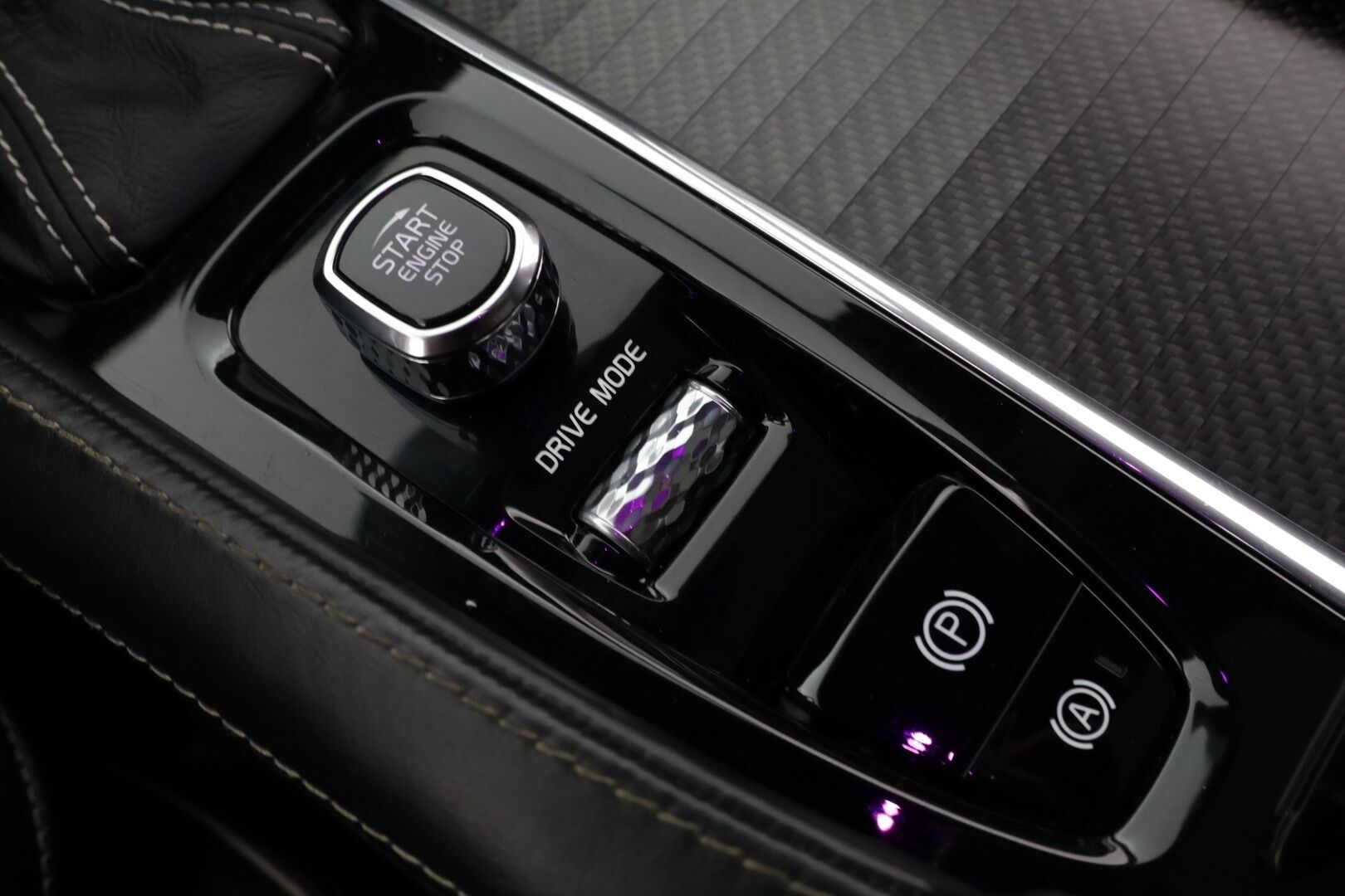 Volvo V90 2018 D5 AWD Business R-Design aut *EI ADBLUE / Webasto / Bowers & Wilkins / Panorama / Muistipenkit / Keyless / 360 kamera / HUD / Koukku / Blis* - *EI ADBLUE / NELIVETO / D5 / R-Design*