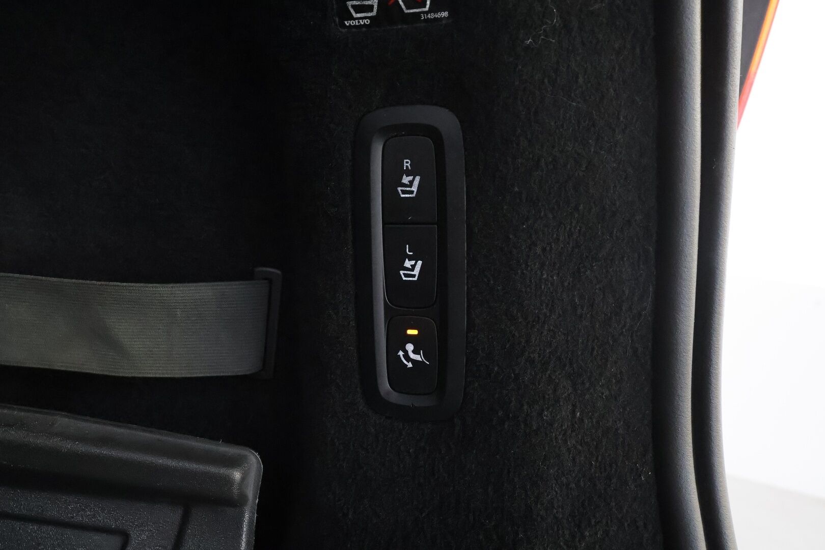 Volvo V90 Cross Country 2018 D4 AWD Pro aut * ACC / P.kamera / Full LED / Koukku / Webasto / Muistipenkit hieronnalla / Navi / KeylessGo / BLIS * - *Hierovat Ilmastoidut ruskeat nahat / Suomi-auto / Kahdet renkaat aluvanteilla* - HULLUT AVAJAISHULINAT KORKOTARJOUS 3,29 %