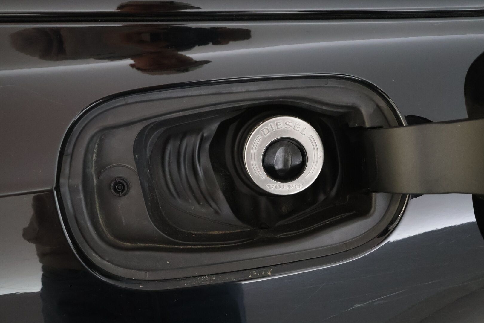 Volvo V90 Cross Country 2018 D4 AWD Pro aut * ACC / P.kamera / Full LED / Koukku / Webasto / Muistipenkit hieronnalla / Navi / KeylessGo / BLIS * - *Hierovat Ilmastoidut ruskeat nahat / Suomi-auto / Kahdet renkaat aluvanteilla* - HULLUT AVAJAISHULINAT KORKOTARJOUS 3,29 %