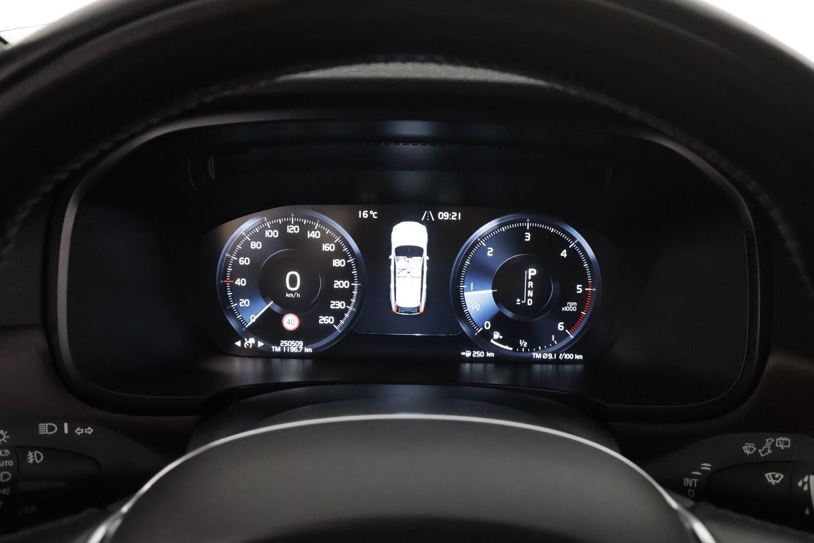 Volvo V90 Cross Country 2018 D4 AWD Pro aut * ACC / P.kamera / Full LED / Koukku / Webasto / Muistipenkit hieronnalla / Navi / KeylessGo / BLIS * - *Hierovat Ilmastoidut ruskeat nahat / Suomi-auto / Kahdet renkaat aluvanteilla* - HULLUT AVAJAISHULINAT KORKOTARJOUS 3,29 %