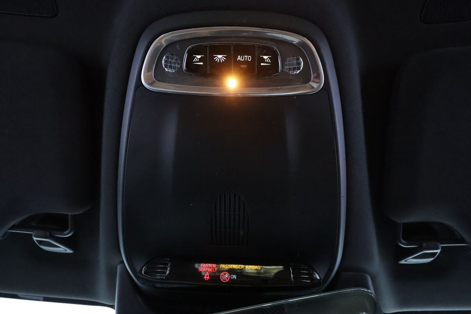 Volvo V90 Cross Country 2018 D4 AWD Pro aut * ACC / P.kamera / Full LED / Koukku / Webasto / Muistipenkit hieronnalla / Navi / KeylessGo / BLIS * - Ilmastoidut ruskeat nahat / Suomi-auto / Kahdet renkaat aluvanteilla