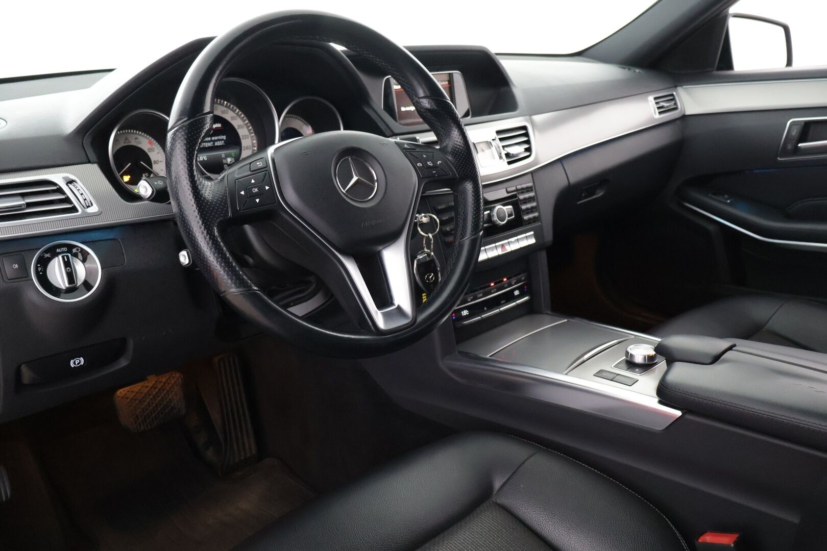 Mercedes-Benz E 2014 E 250 CDI 4MATIC Farmari (AC) - Loistava yksilö | Tutkat | Sähkökontti | Hyvä huoltohistoria | Puoli-nahat | Led | Neliveto 