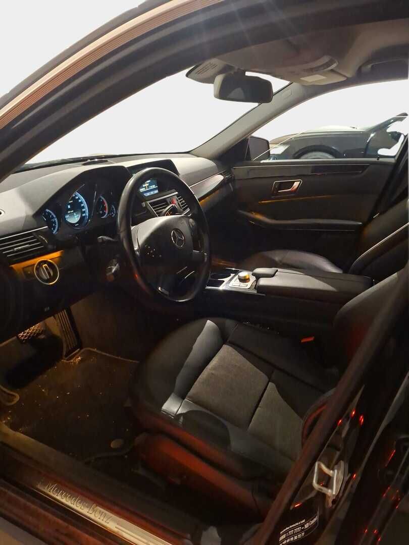 Mercedes-Benz E 2011 220 CDI Avantgarde - | NAVI | Webasto Kaukosäädöllä | Ortopedi-istuimet | Ambient Light | Bluetooth | S.Luukku | 2x Hyvillä Renkailla | 2x Mersun Alut | Säntillisesti Huollettu |