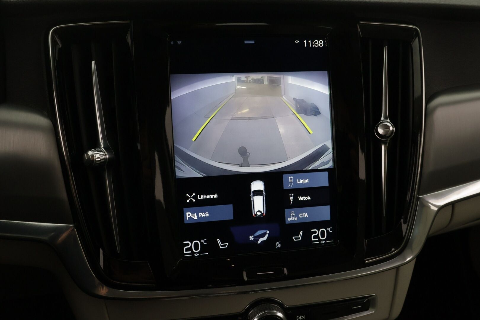 Volvo V90 2017 T8 AWD Momentum aut - | Acc | 2x Renkaat! | Merkkihuollot! | Webasto! | Koukku! | Vaalea Sisusta! | 